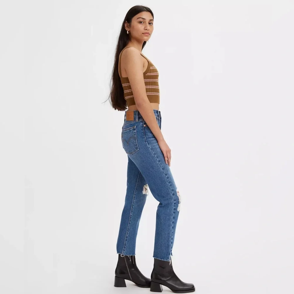 Levis Fit Straight Women’s Jeans - Medium Wash W29L28